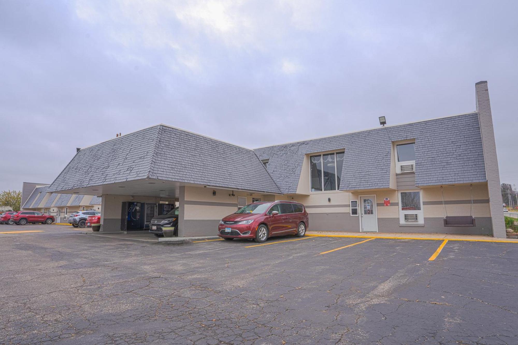 Executive Inn By Belvilla Owatonna Hwy 35 Exterior foto